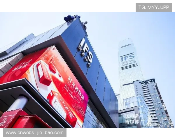 西甲博物馆举办冠军奖杯巡展，吸引十万游客参观